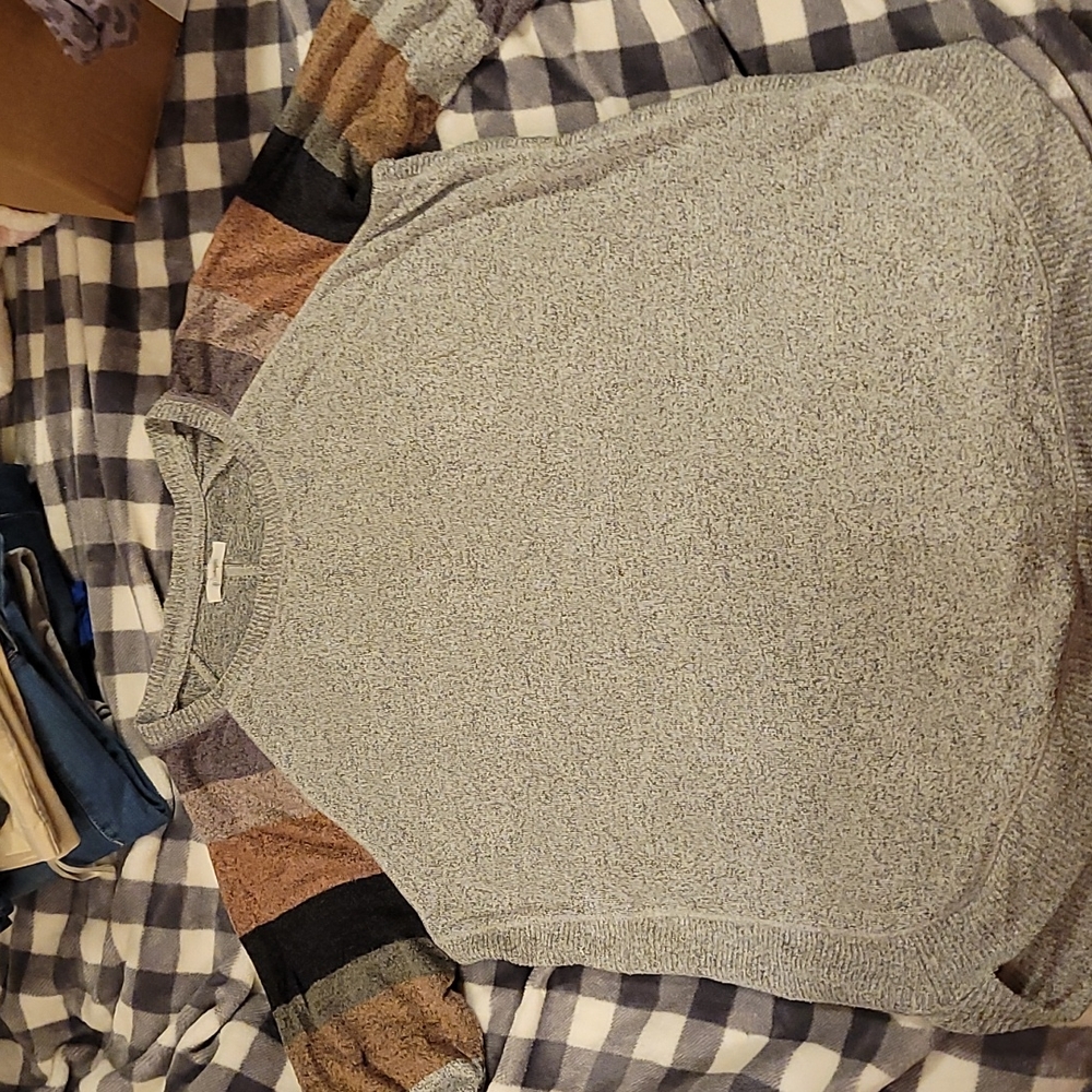 Maurices Quarter length thin sweater Size Large